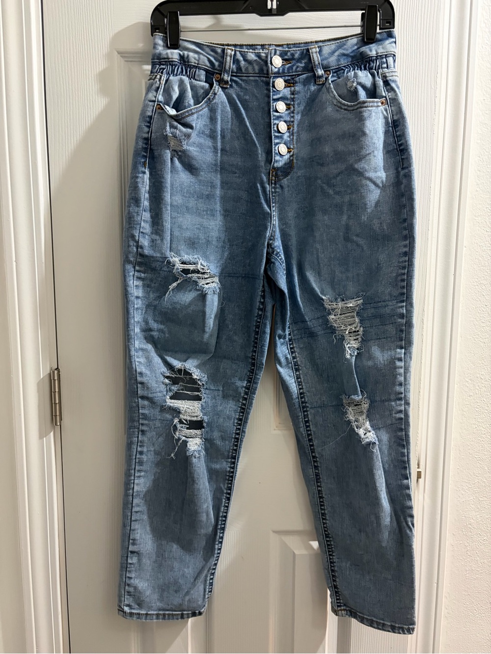 Vanilla Star Light Blue Distressed Mom Jeans